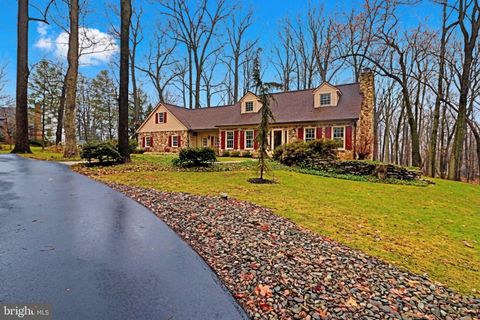 Homes For Sale - 121 Angela Drive<br/> NEW HOLLAND, PA 17557