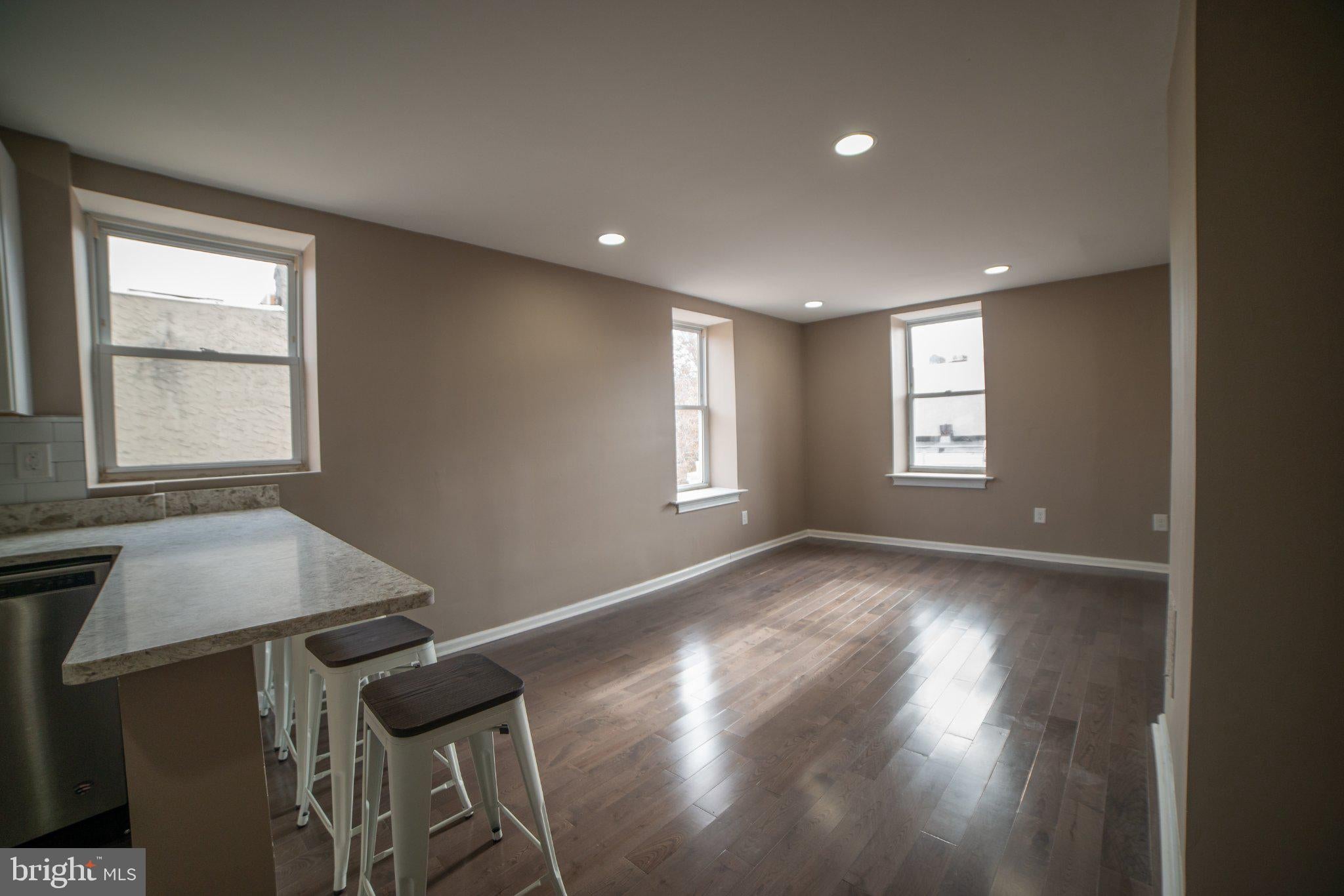 1418 W DIAMOND STREET 2