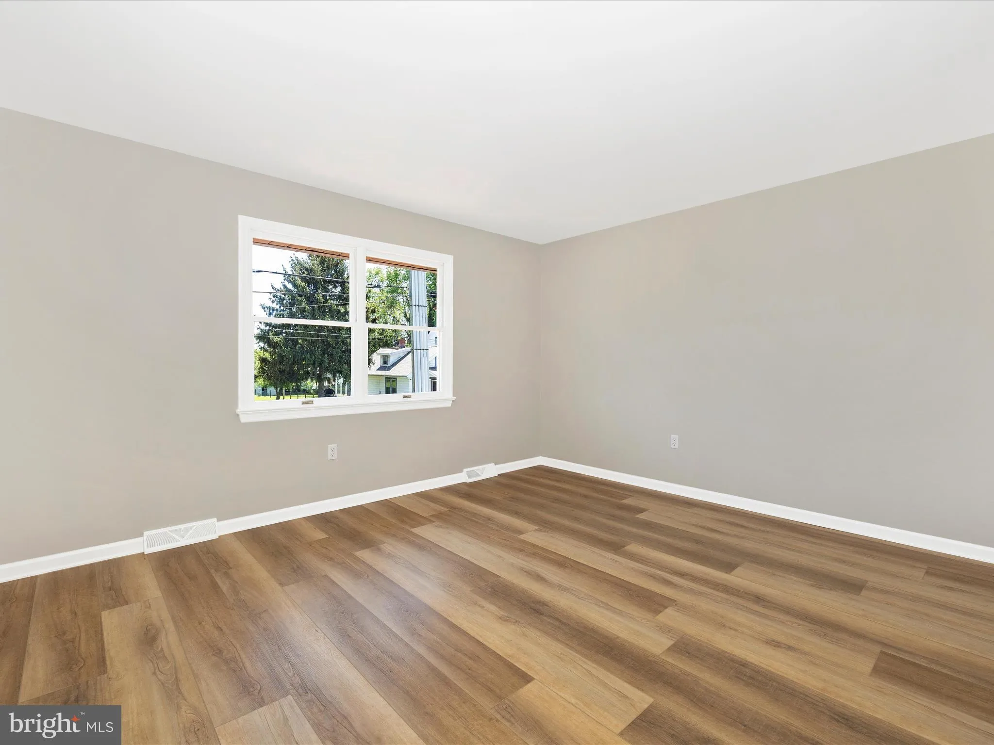 Williamsport, Maryland 21795, United States, 2 Bedrooms Bedrooms, ,1 BathroomBathrooms,Residential,Pending,119035