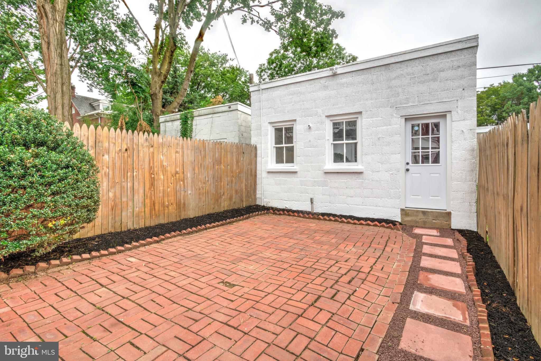 515 W JAMES STREET