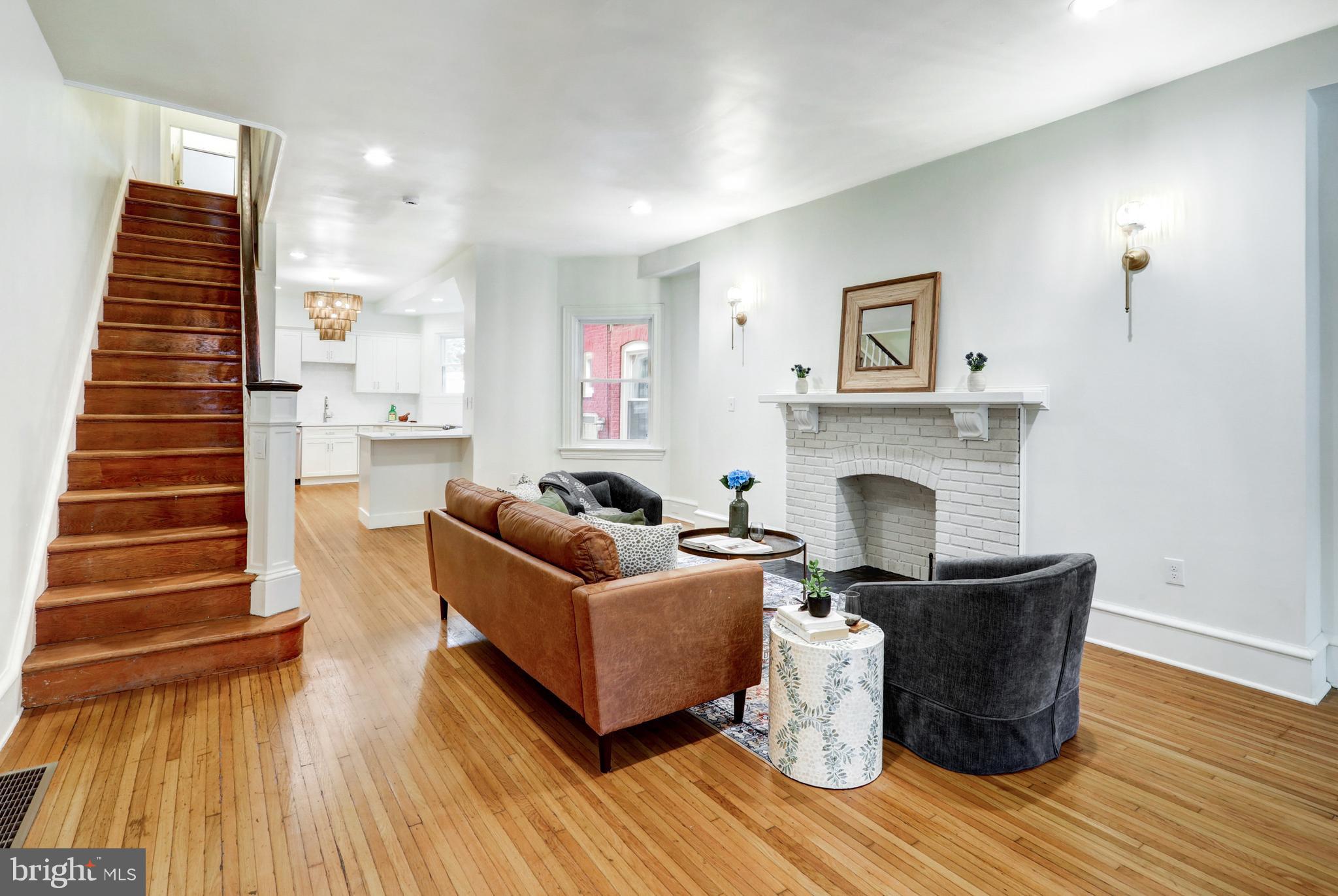 515 W JAMES STREET