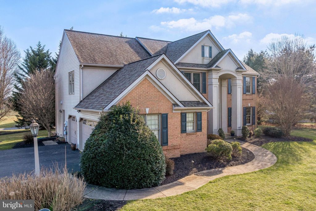 Photo of 22 Ridgefield Drive, Lancaster, PA 17602 (MLS # PALA2046800)