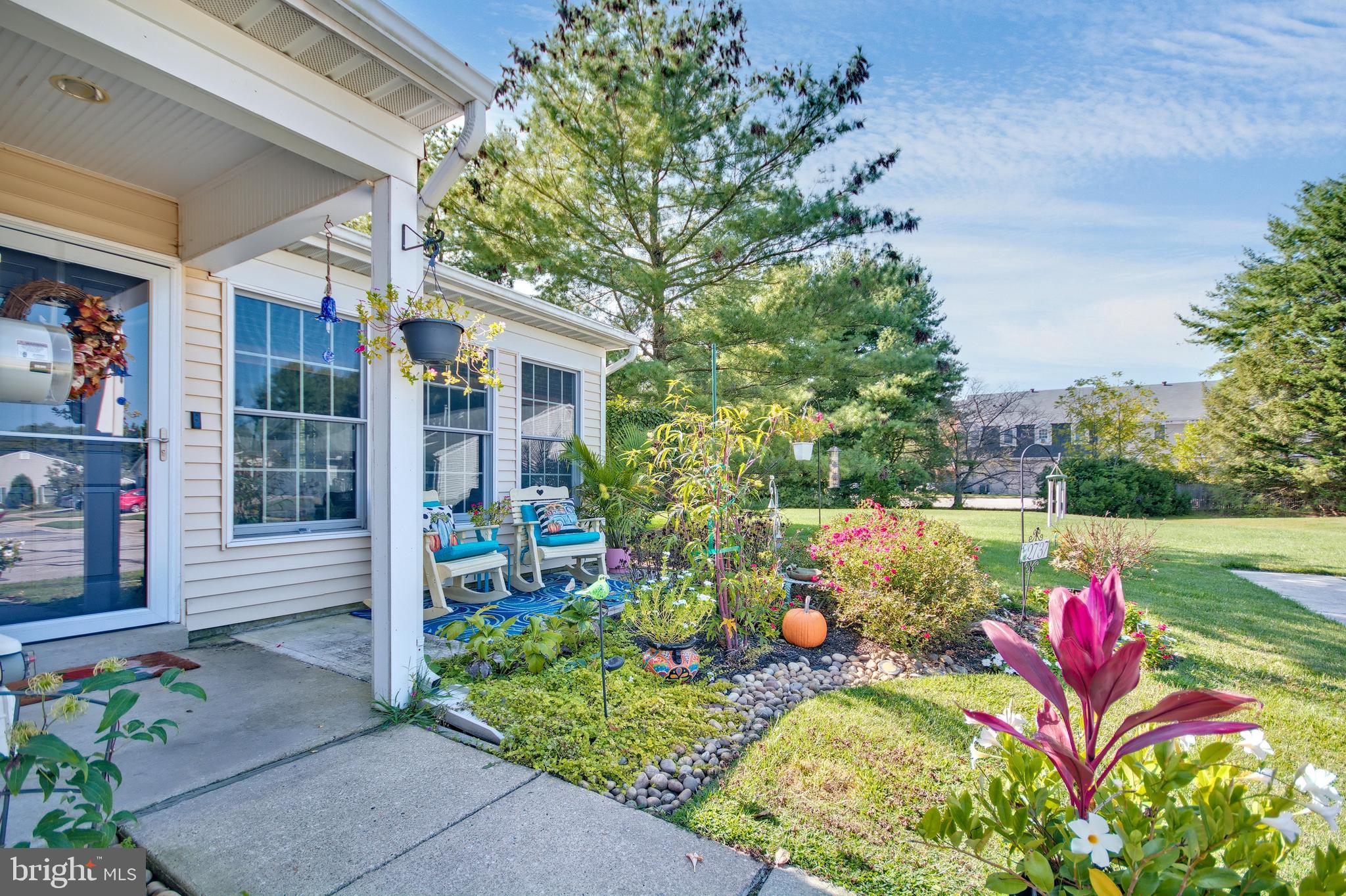 2737 YEOMANS LANTERN COURT