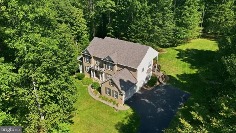 6645 Passage Creek Lane, Manassas, VA MLS: VAPW2125148