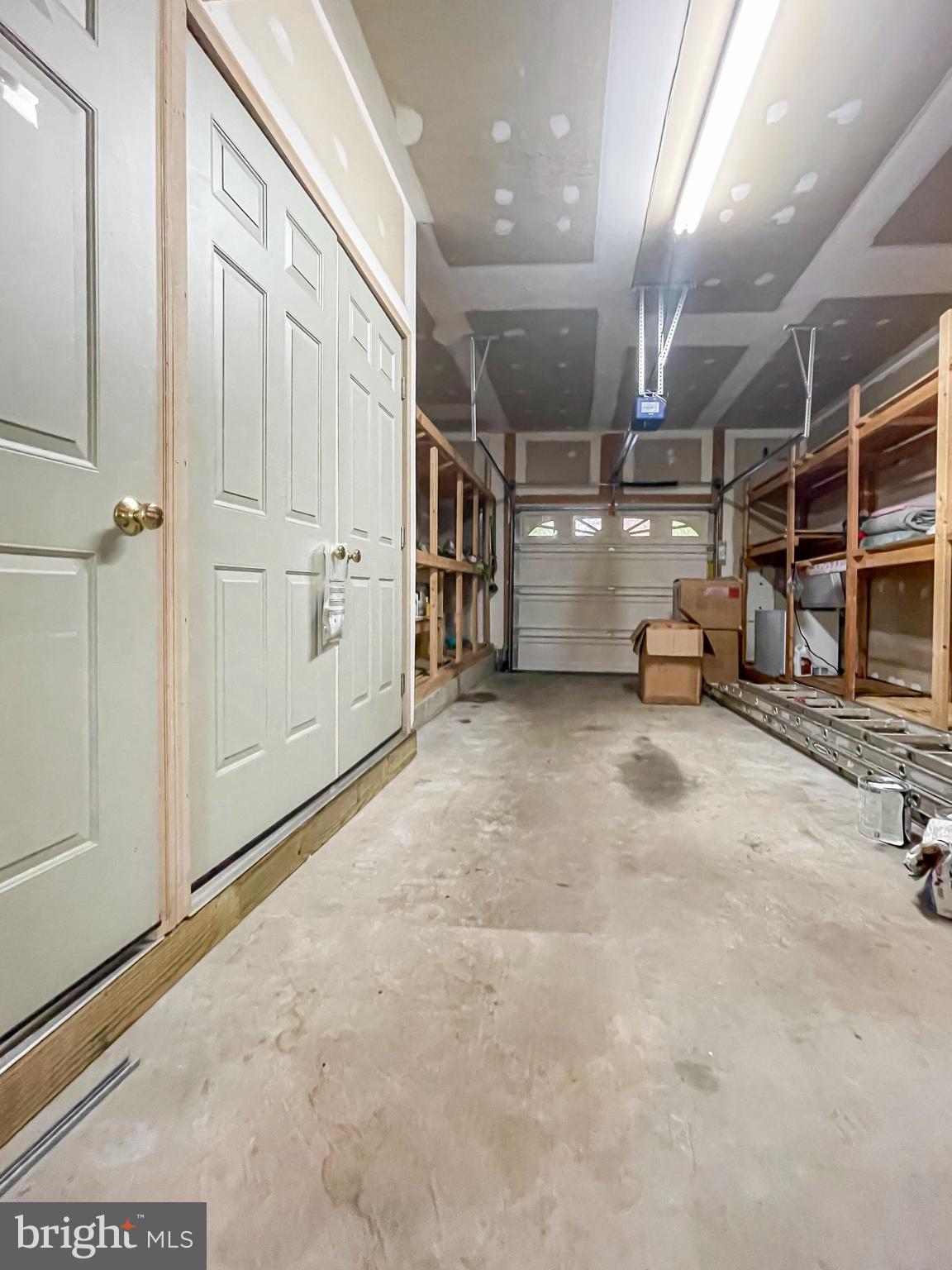 SOUTH RIDING - Residential