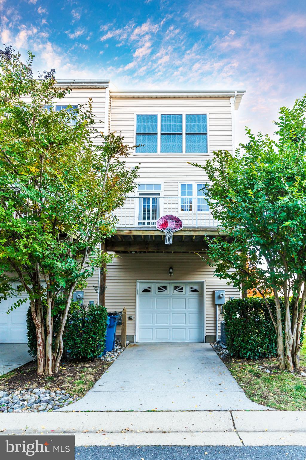 SOUTH RIDING - Residential