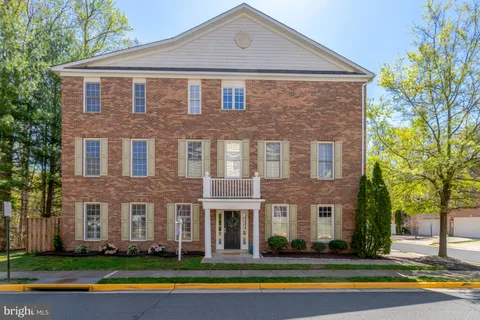 8320 Dockray Court, Lorton, VA MLS: VAFX2231432