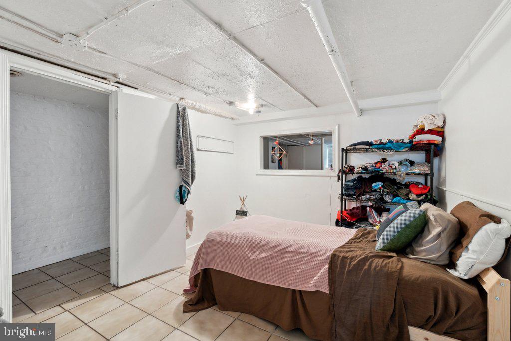 HAMPDEN HISTORIC DISTRICT - Residential Income