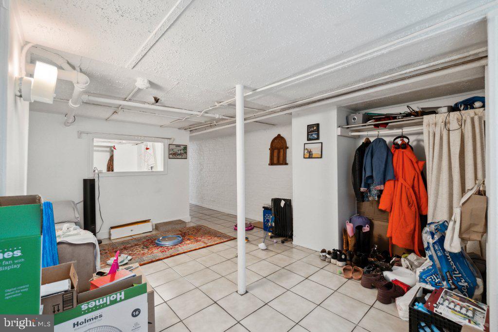 HAMPDEN HISTORIC DISTRICT - Residential Income