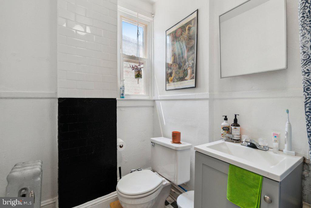 HAMPDEN HISTORIC DISTRICT - Residential Income