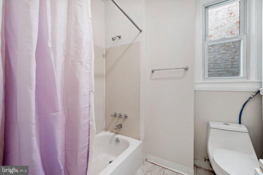 HAMPDEN HISTORIC DISTRICT - Residential Income