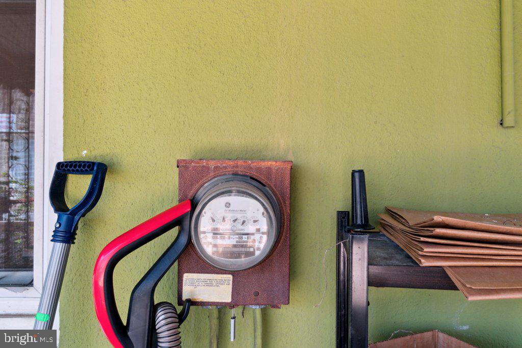 HAMPDEN HISTORIC DISTRICT - Residential Income