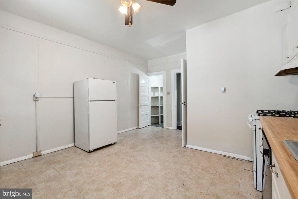 HAMPDEN HISTORIC DISTRICT - Residential Income