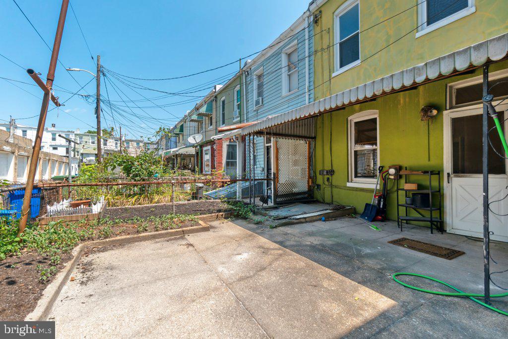 HAMPDEN HISTORIC DISTRICT - Residential Income