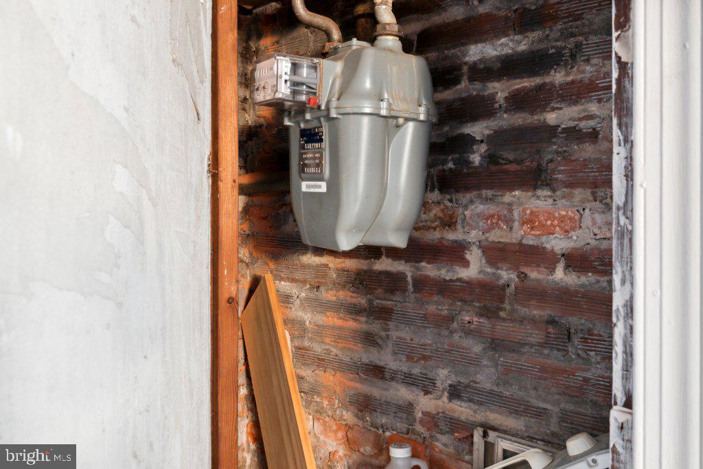 HAMPDEN HISTORIC DISTRICT - Residential Income