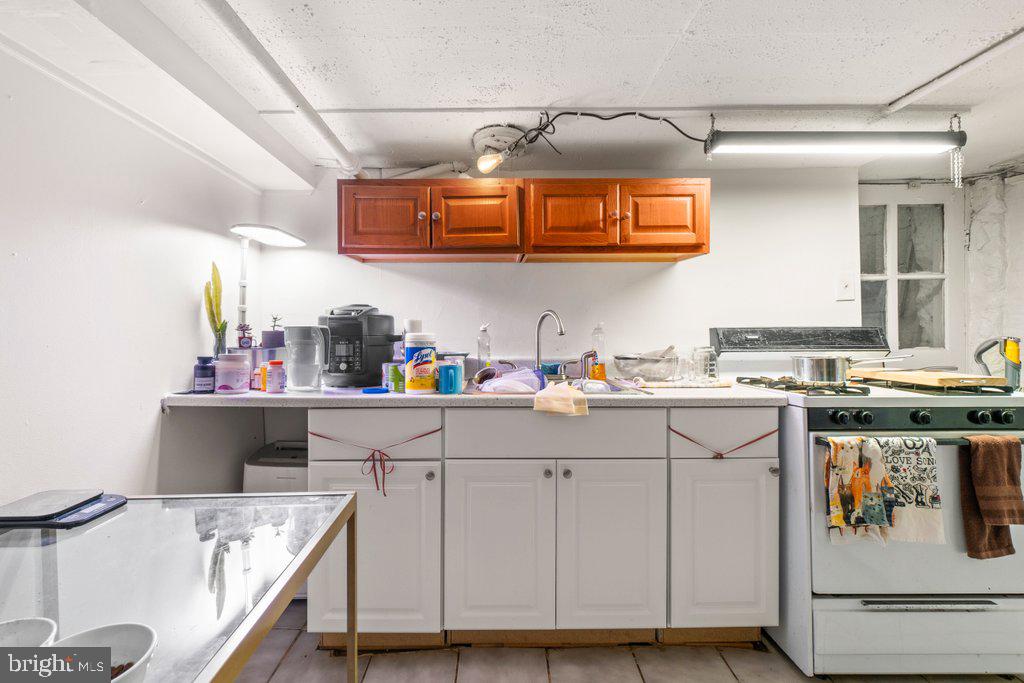 HAMPDEN HISTORIC DISTRICT - Residential Income