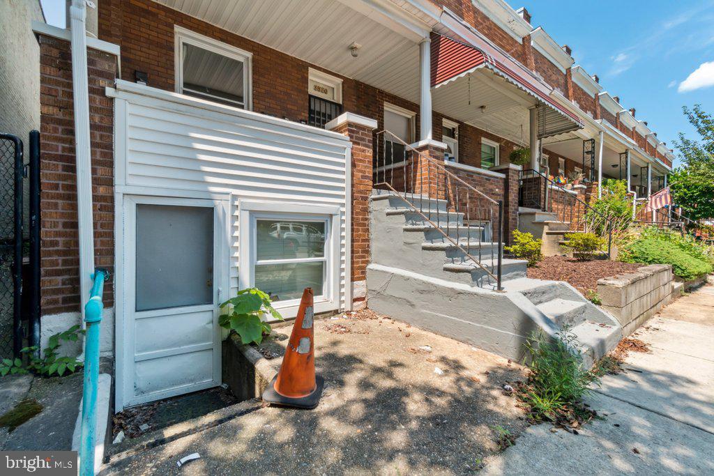 HAMPDEN HISTORIC DISTRICT - Residential Income