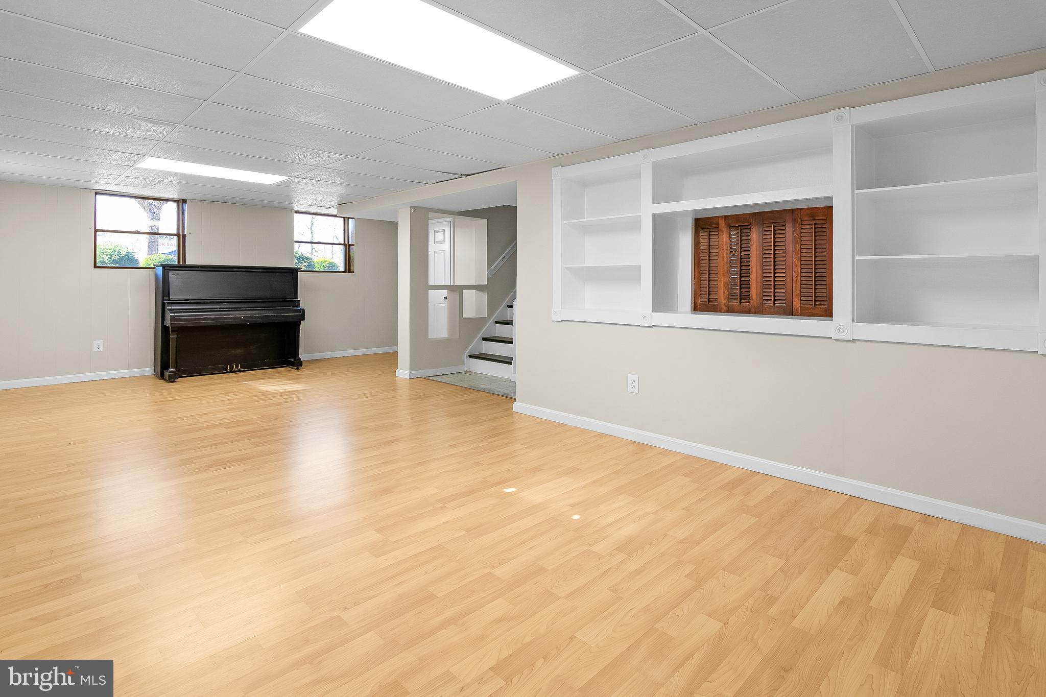 SILVERGATE VILLAGE NORTH - Residential