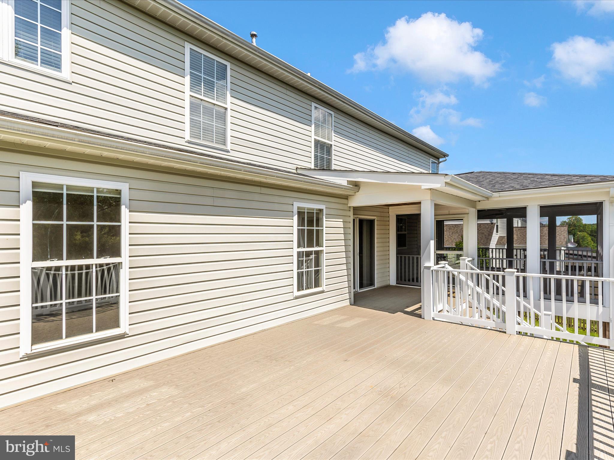 1402 MARIAN WAY