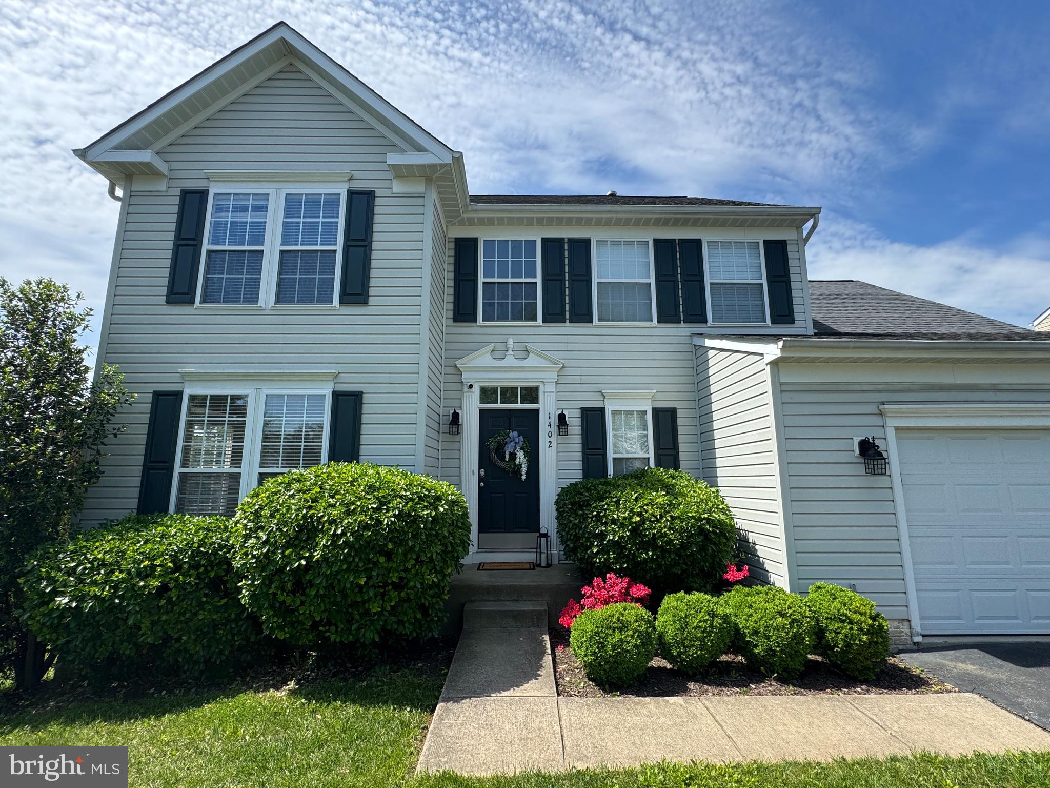 1402 MARIAN WAY