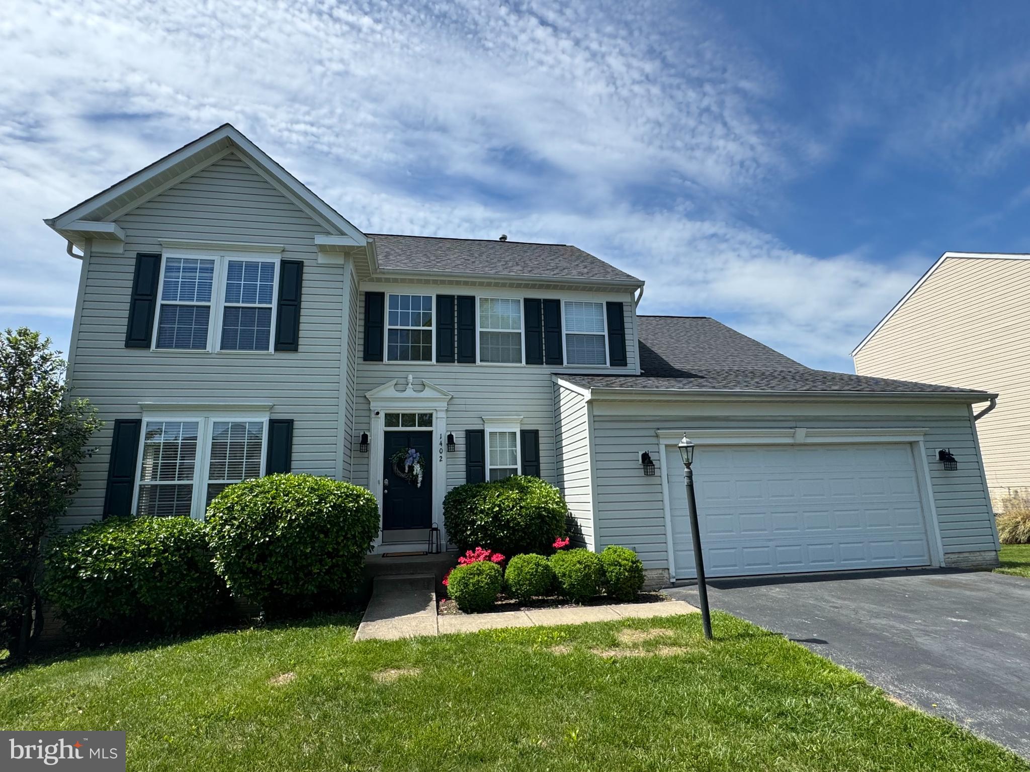 1402 MARIAN WAY