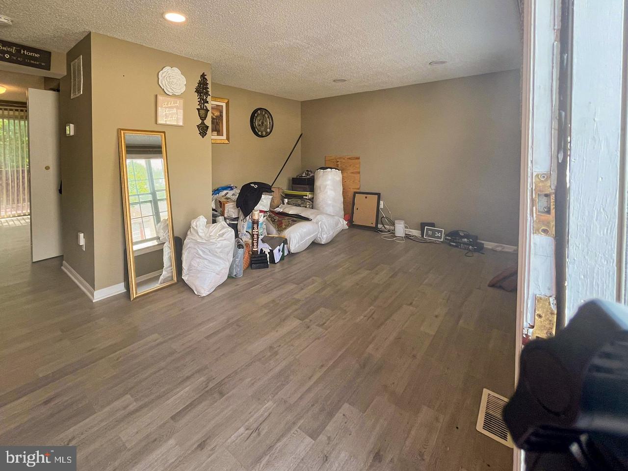 JACOBS MEADOW - Residential Lease