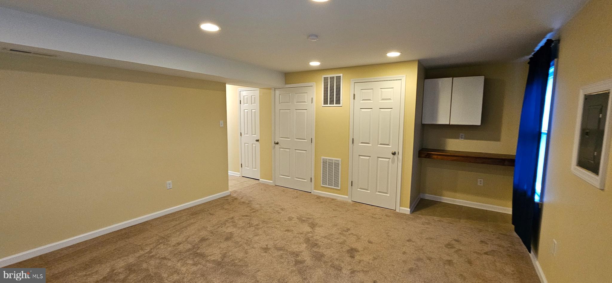 TUDOR SQUARE - Residential Lease