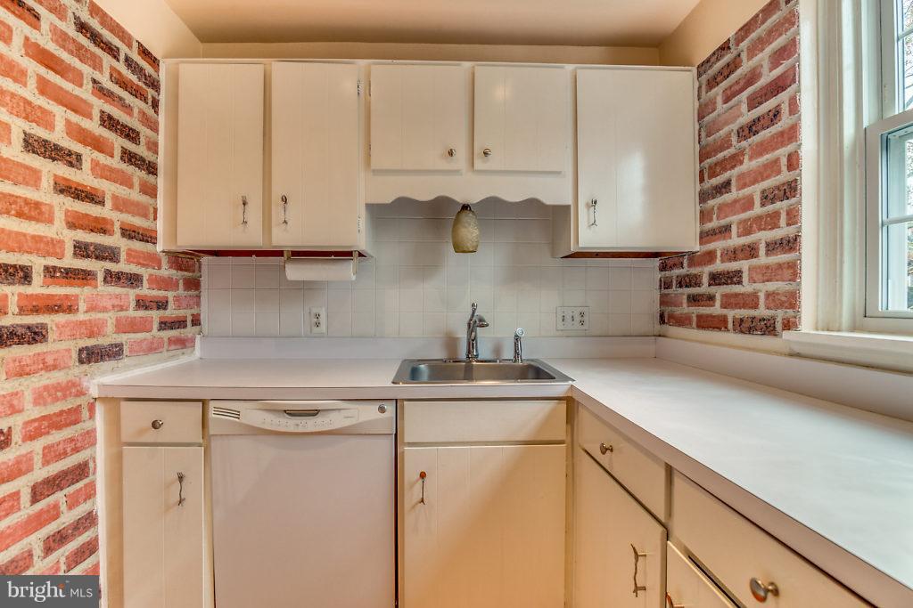 FAIRLINGTON VILLAGES - Residential Lease