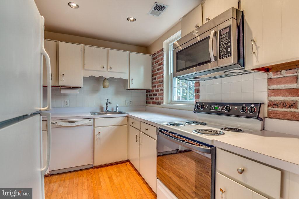 FAIRLINGTON VILLAGES - Residential Lease