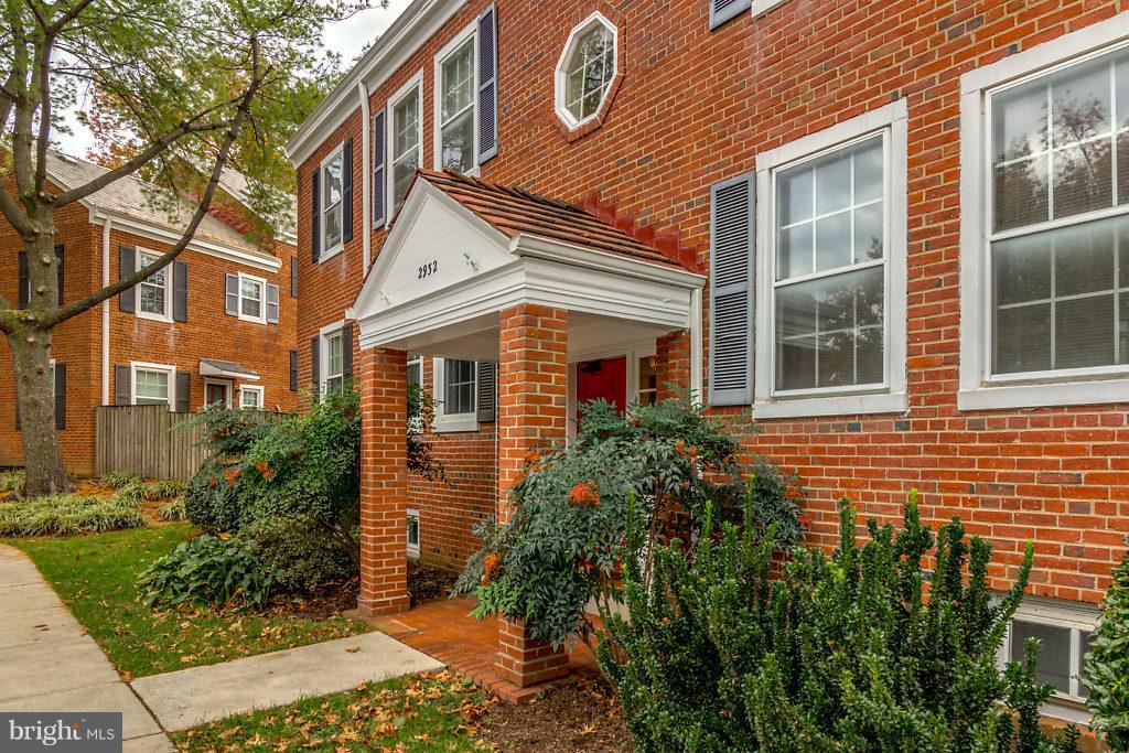 FAIRLINGTON VILLAGES - Residential Lease