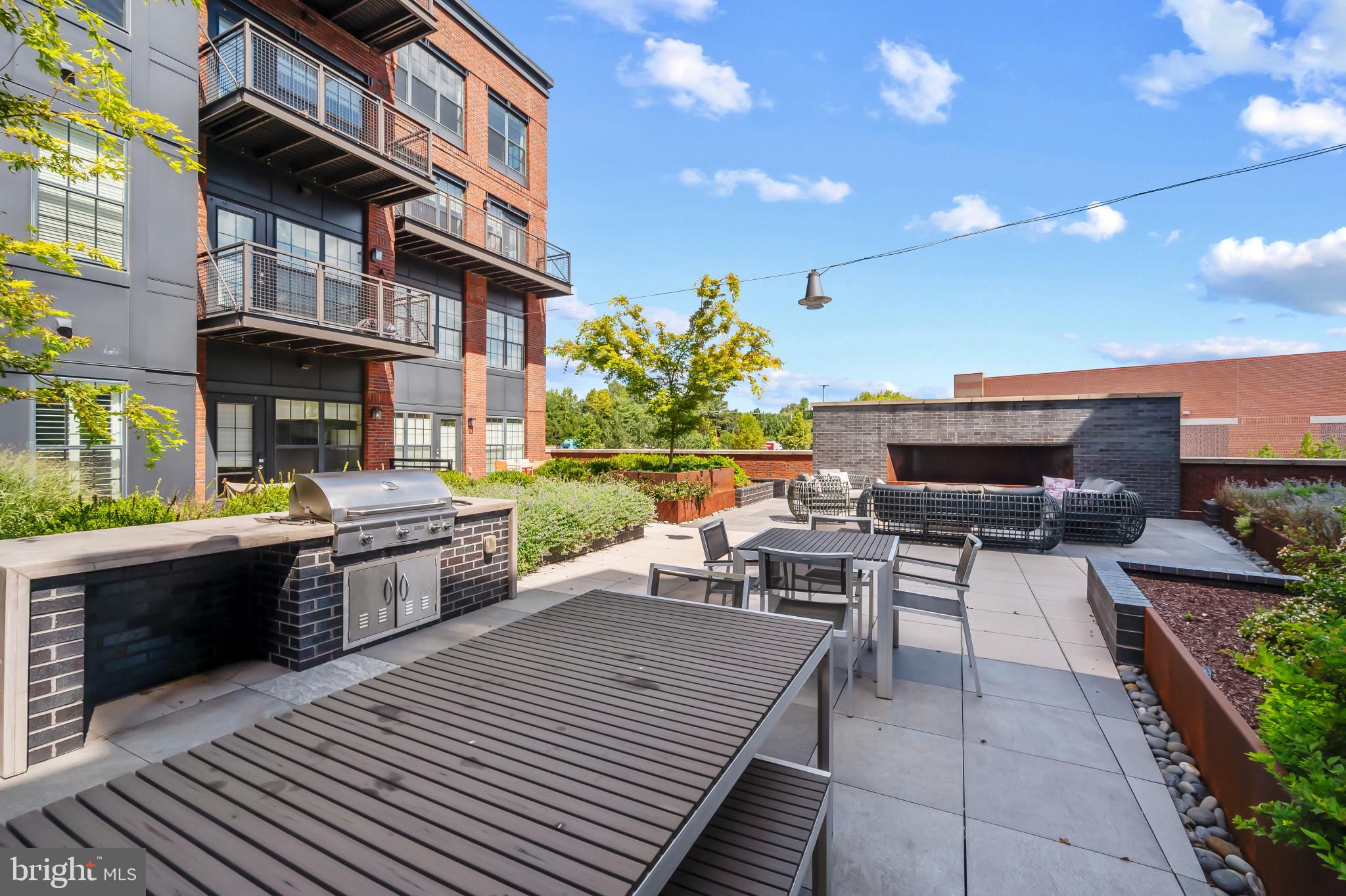 CROWN FARM - Residential