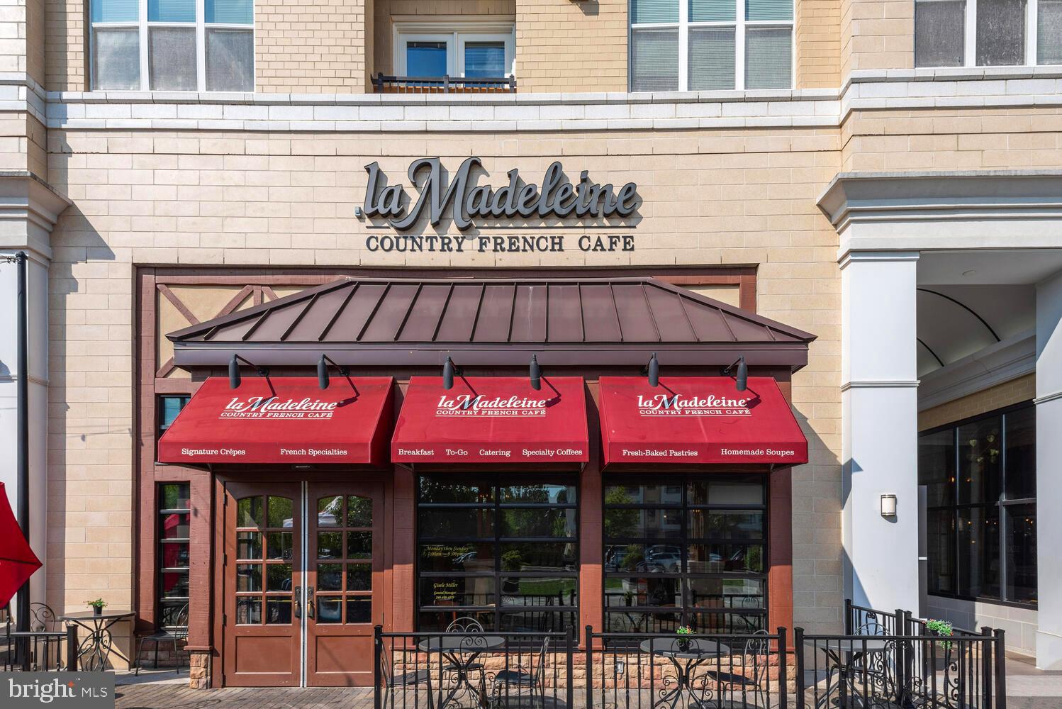 CROWN FARM - Residential