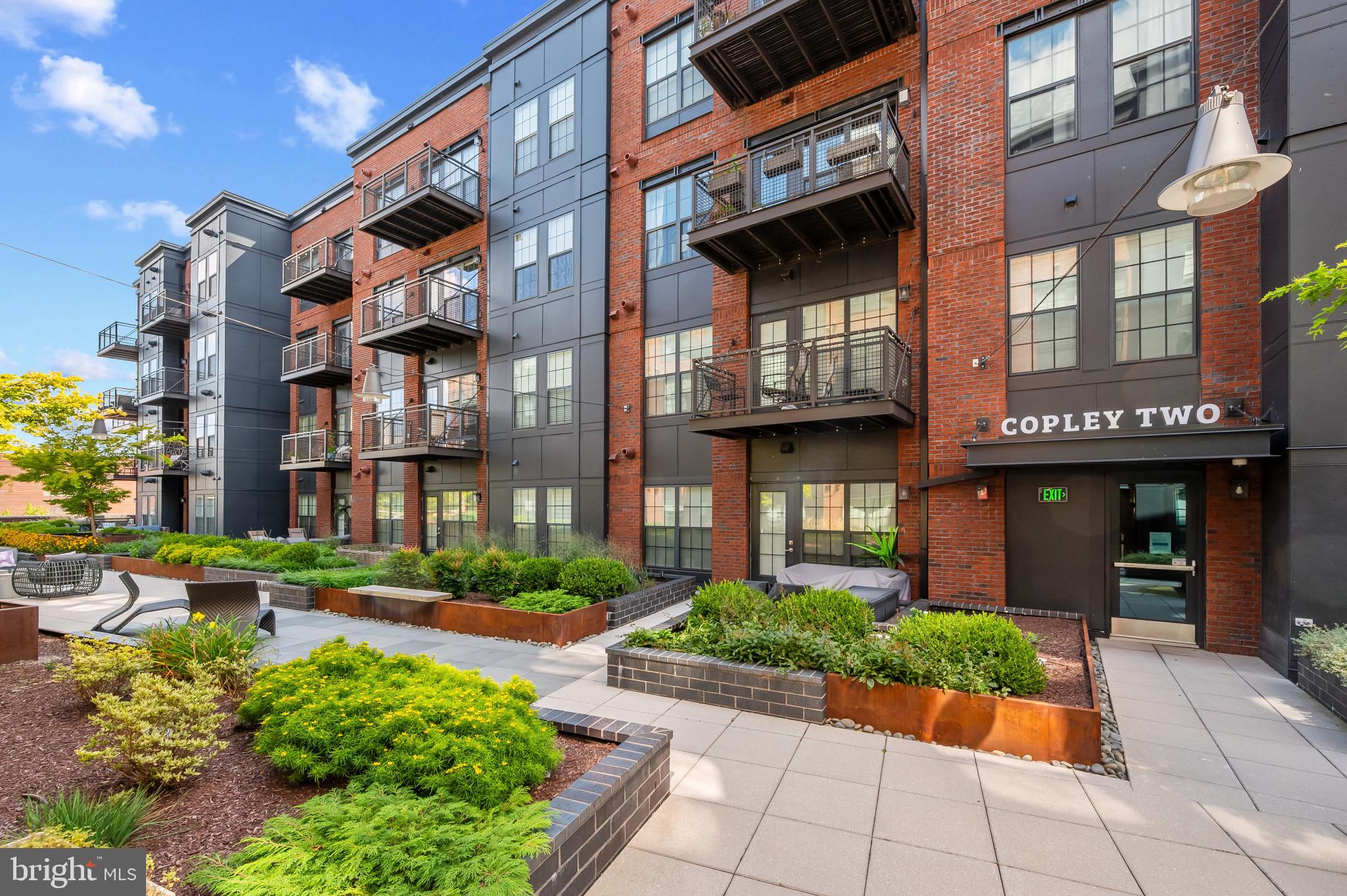 CROWN FARM - Residential