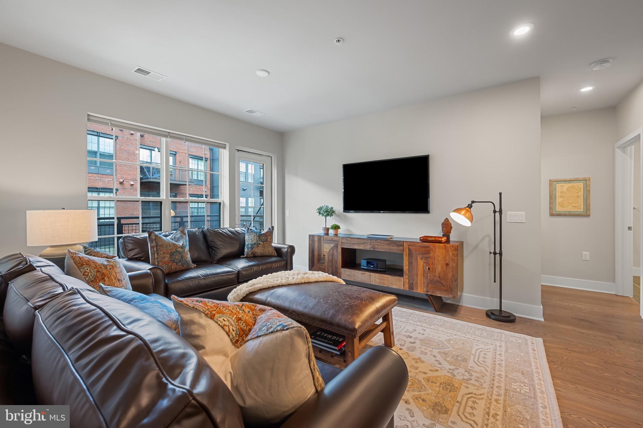 CROWN FARM - Residential