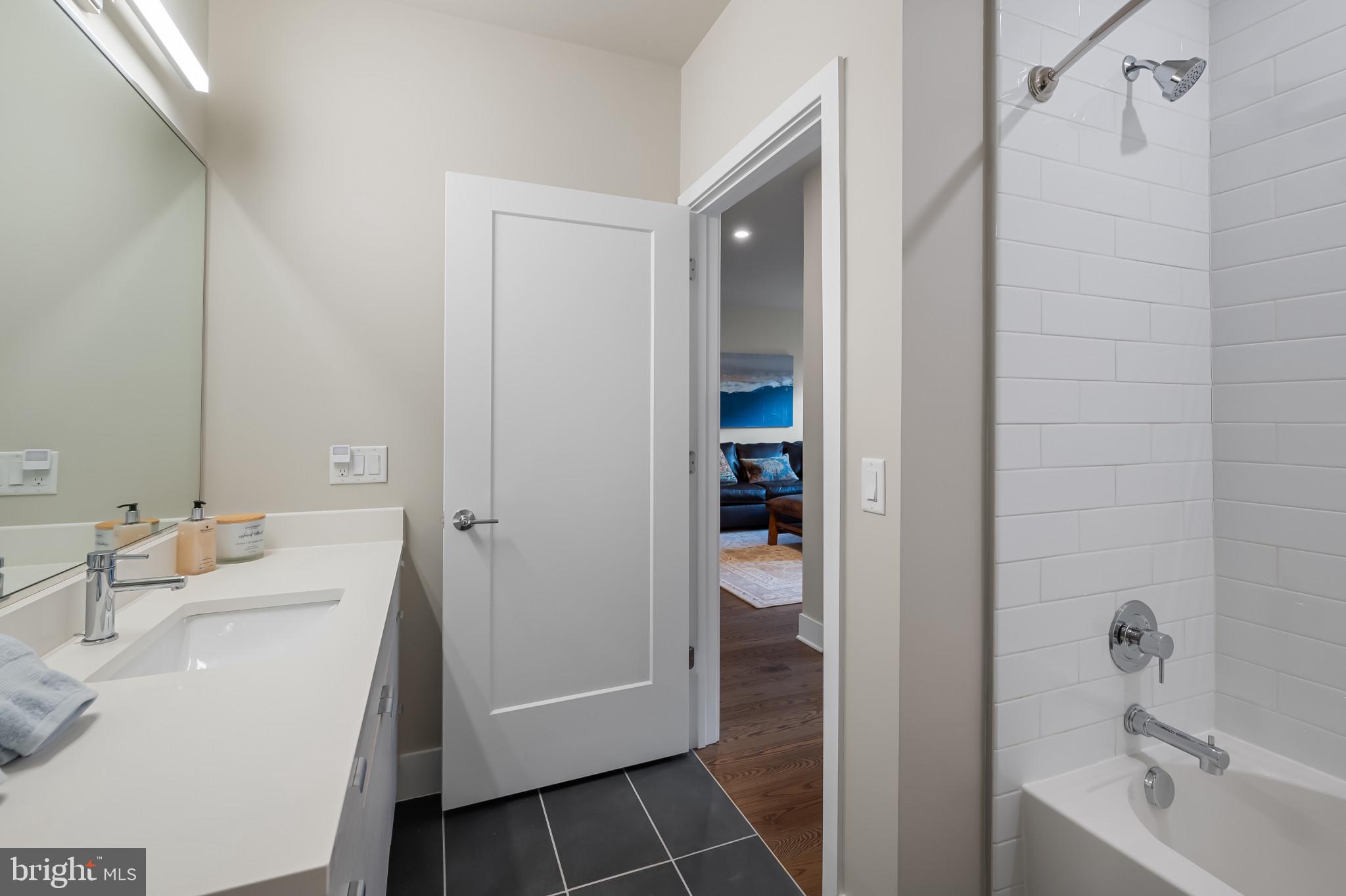 CROWN FARM - Residential