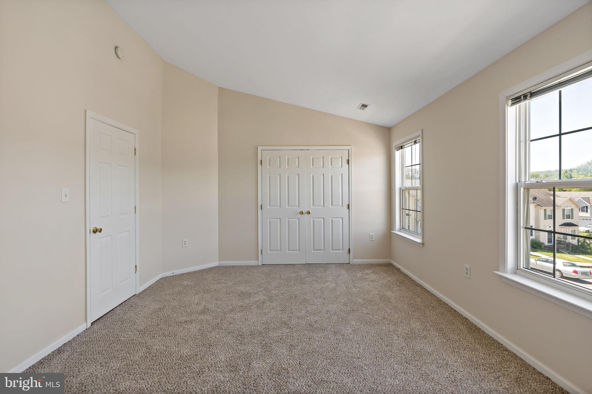 LAUREL RIDGE - Residential