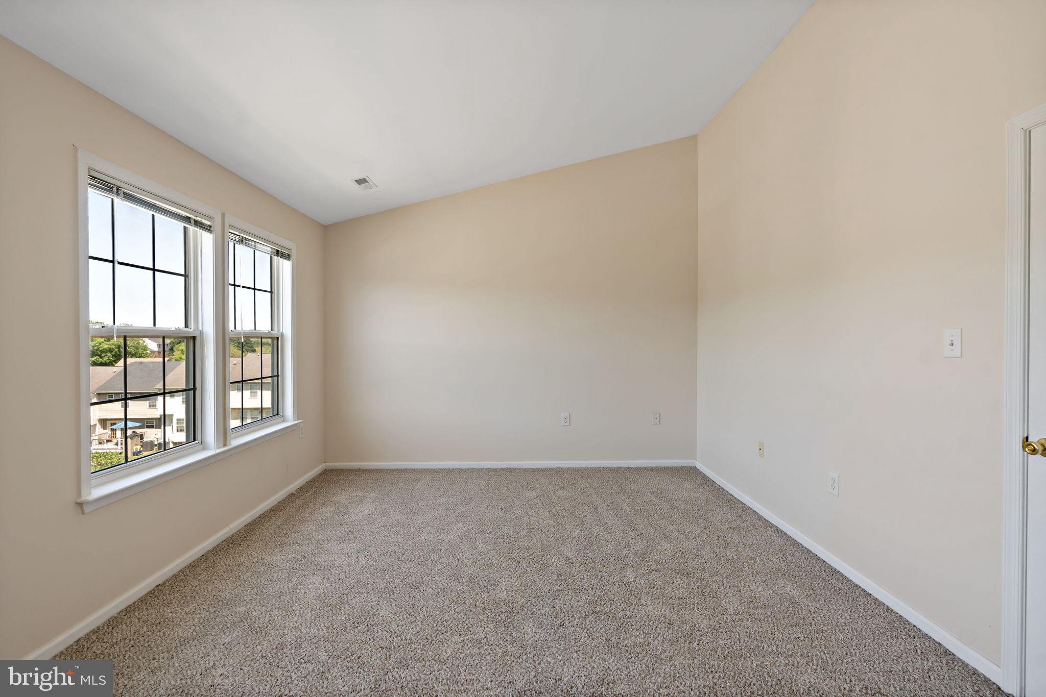 LAUREL RIDGE - Residential