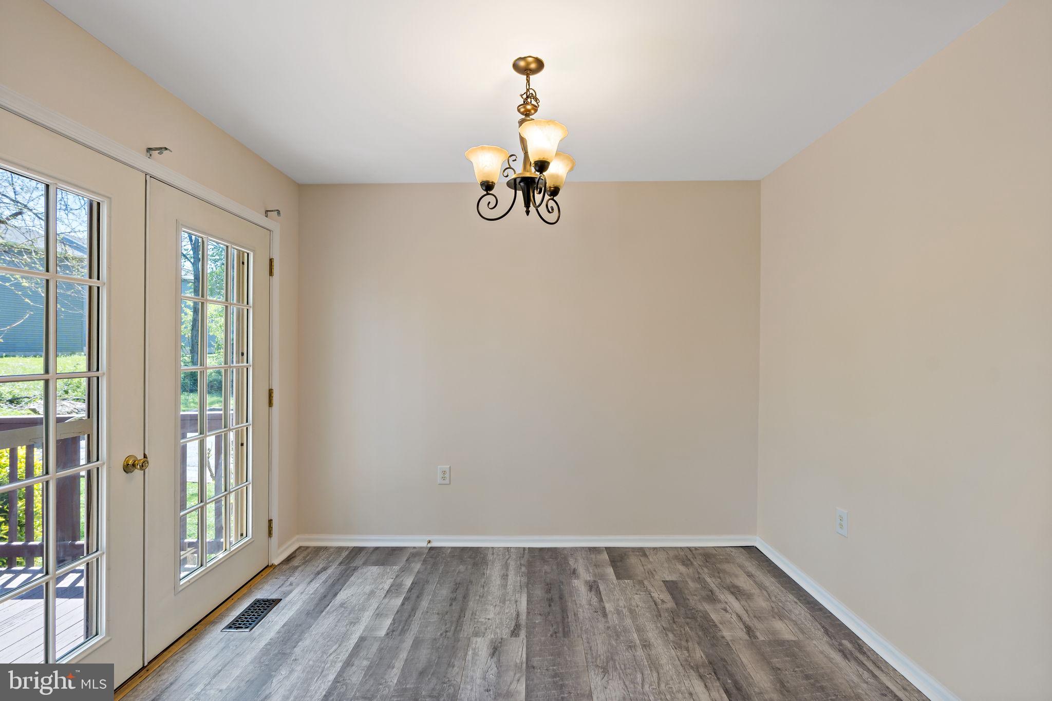 LAUREL RIDGE - Residential