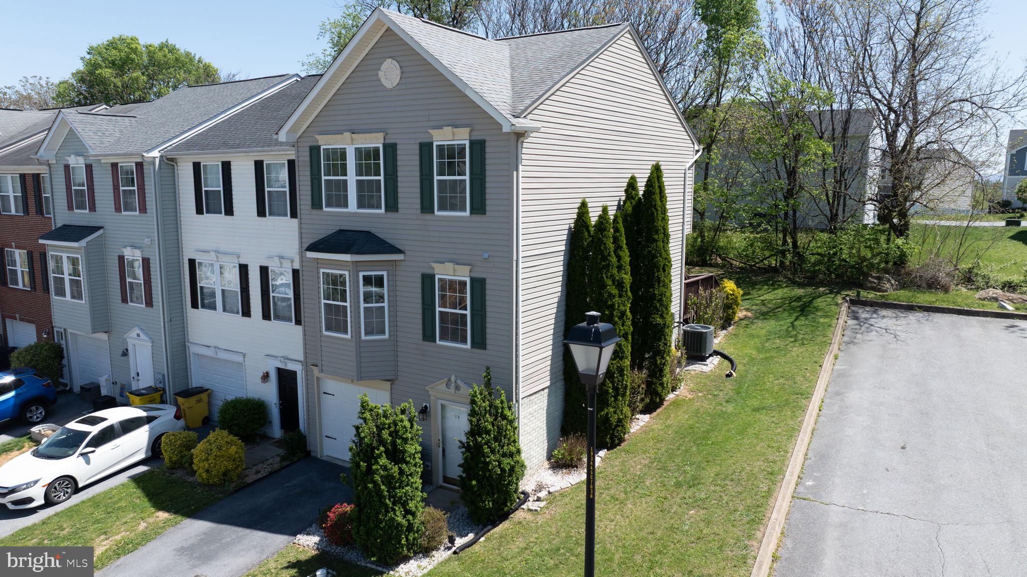 LAUREL RIDGE - Residential