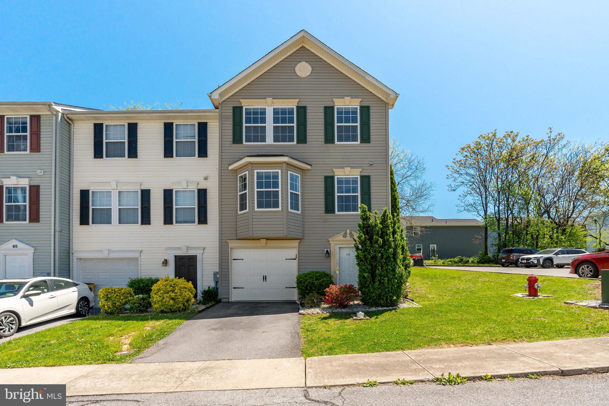 LAUREL RIDGE - Residential