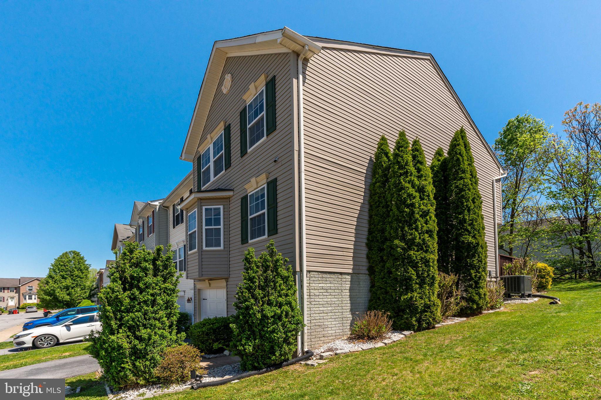 LAUREL RIDGE - Residential