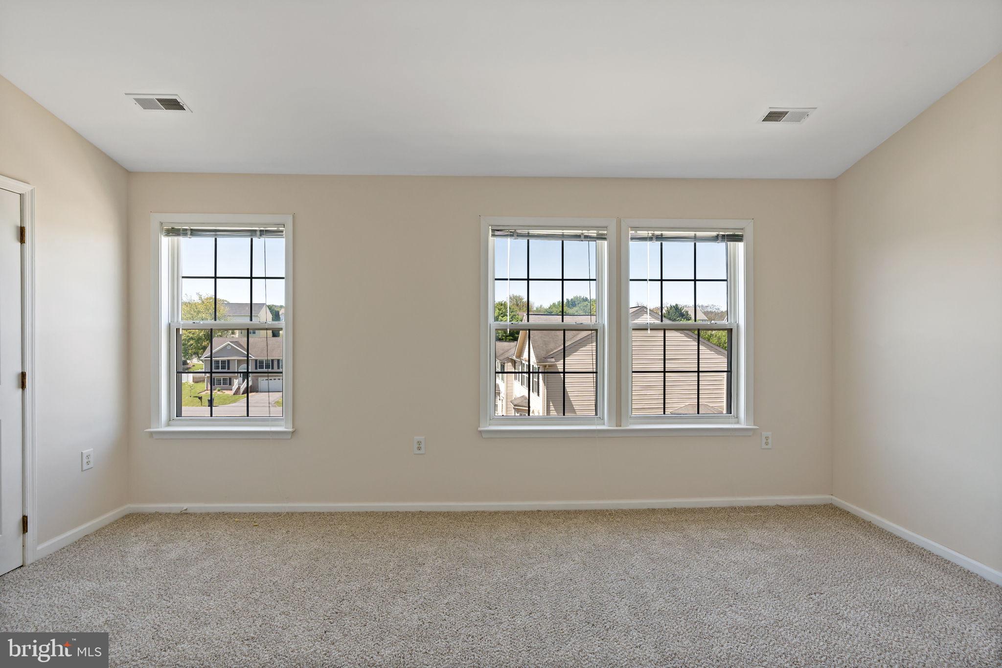 LAUREL RIDGE - Residential