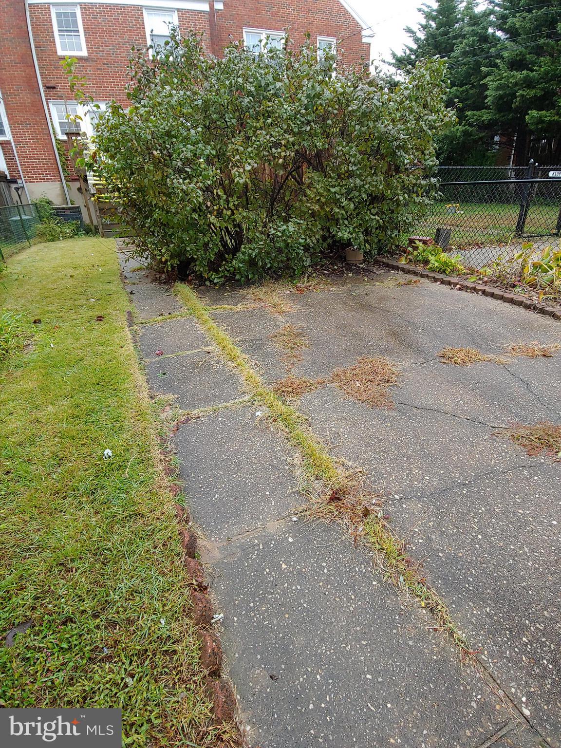 LOCH RAVEN MANOR - Residential