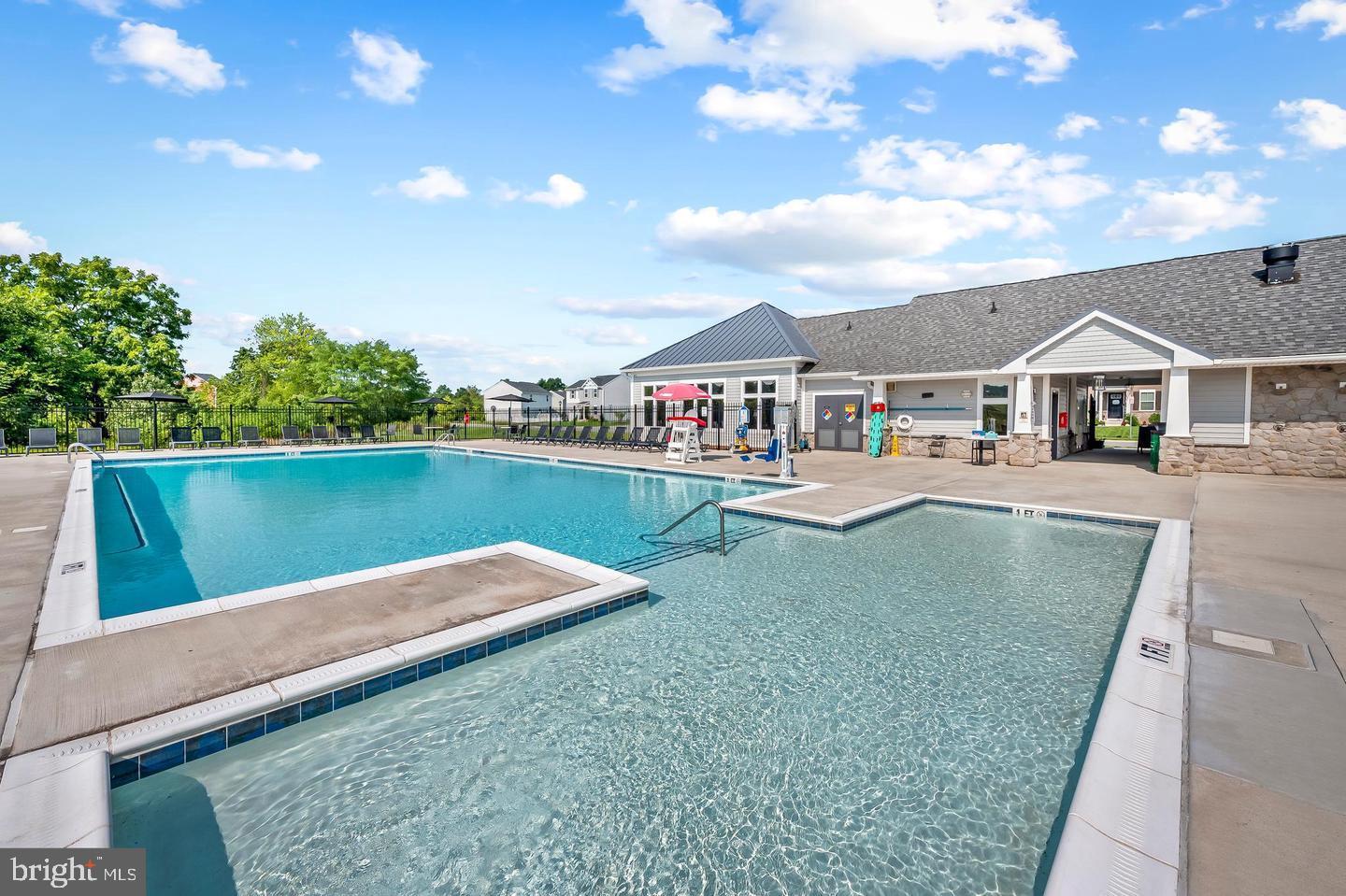 MEADE'S CROSSING - Residential