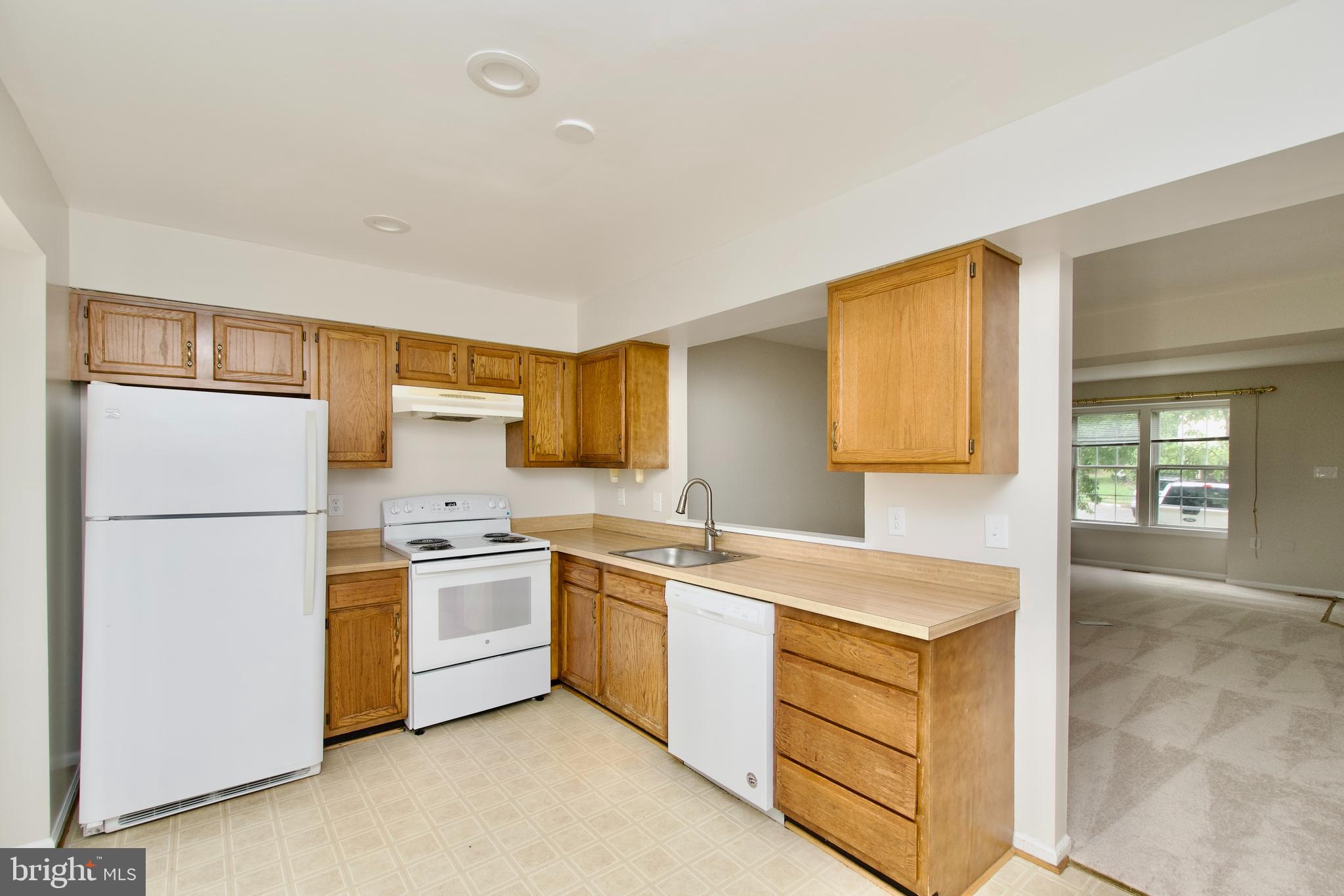 PINECREST - Residential Lease