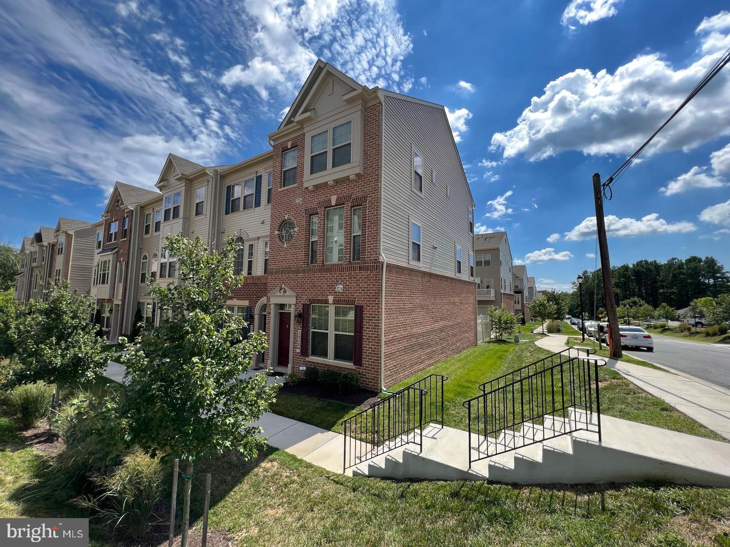 2830 MARVIN LANE
