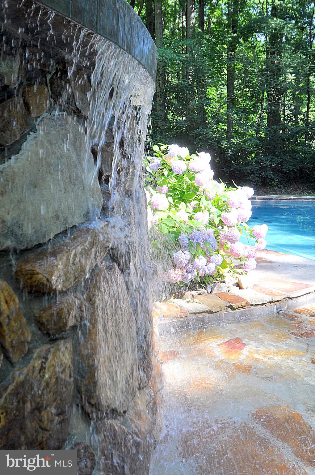 COOLFONT MOUNTAINSIDE - Residential