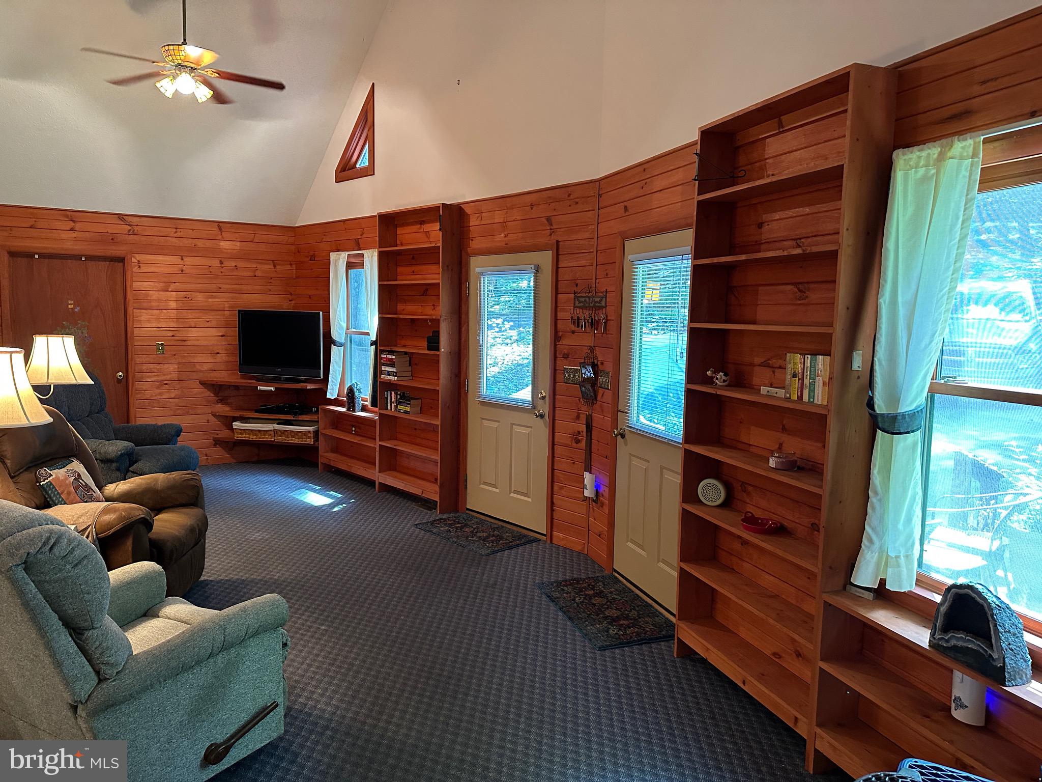 COOLFONT MOUNTAINSIDE - Residential