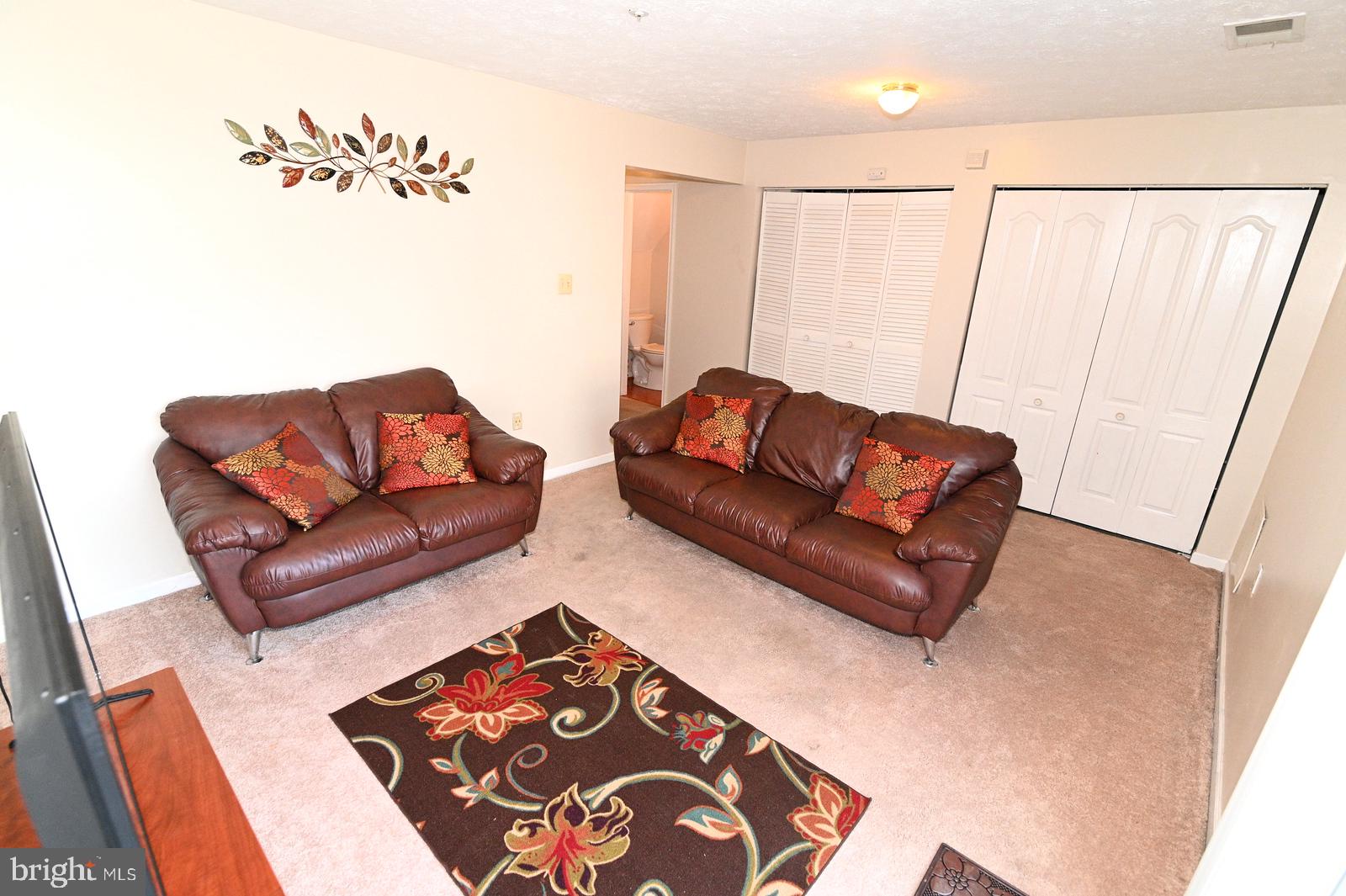 SOUTH HAMPTON - Residential