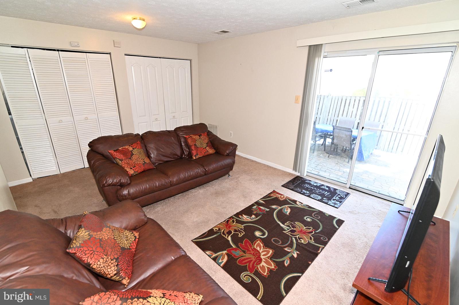 SOUTH HAMPTON - Residential